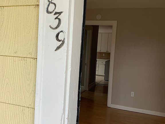 2nd image of 839 Pennsylvania St #839