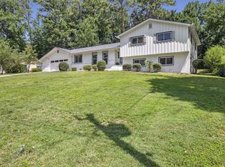 2434 Dunkerrin Ln, Dunwoody, GA 30360