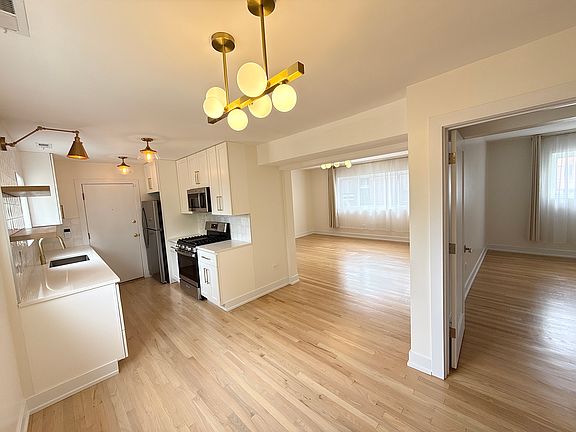 5th image of 2216 W Touhy Ave APT 2N