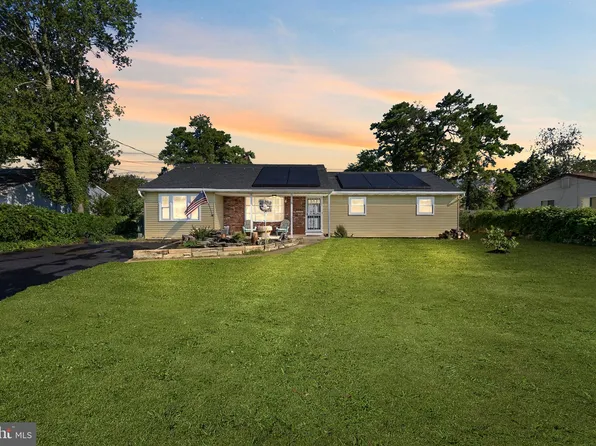 111 Cherokee Dr, Browns Mills, NJ 08015