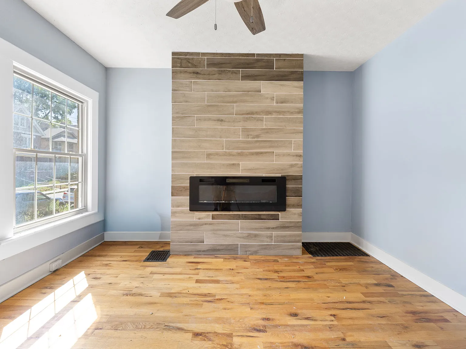 2 bed, 1074 sqft, $1,450 — Photo 3