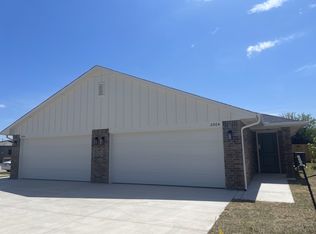 200 NW 122nd St #A, Oklahoma City, OK 73114