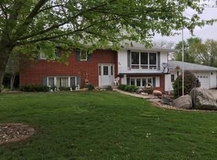 303 W 3rd St, Hedrick, IA 52563
