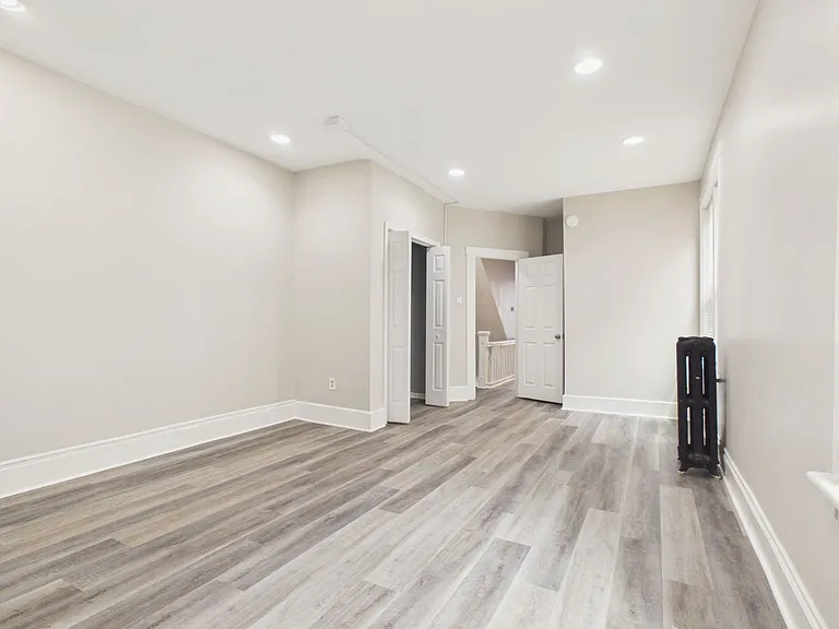 2614 Lexington St — Photo 18