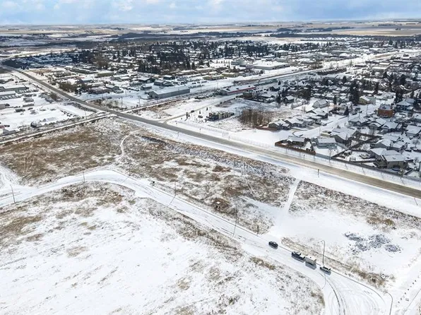 400 Shantz Dr, Didsbury, AB T0M 0W0