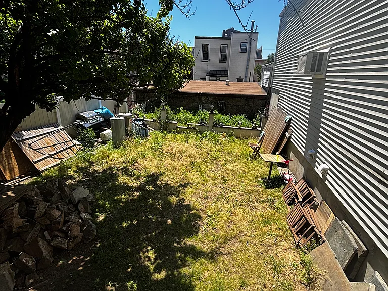 517 28th St #1 — Photo 3