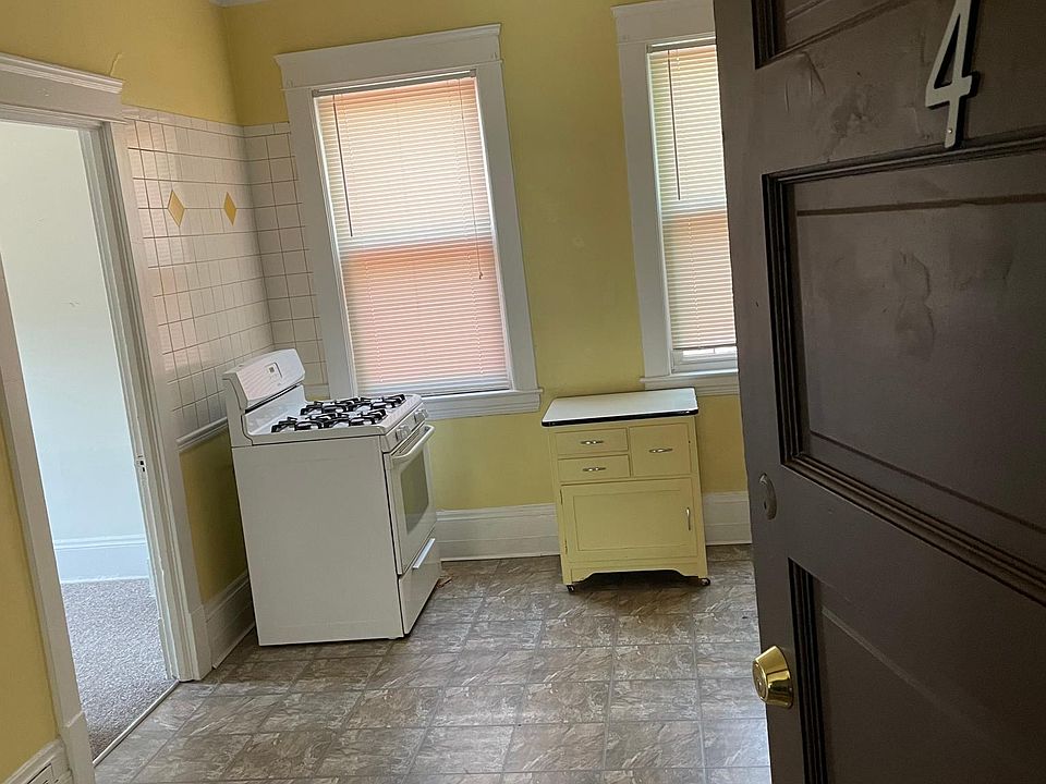 1st image of 2110 Fairview Ave APT 4