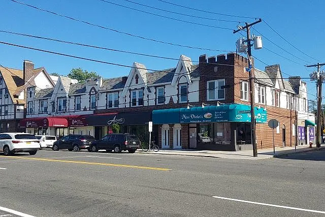 Fairfield Town Centre At Hewlett - 1435-1443