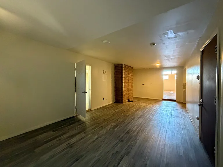 29205 Exeter St — Photo 68