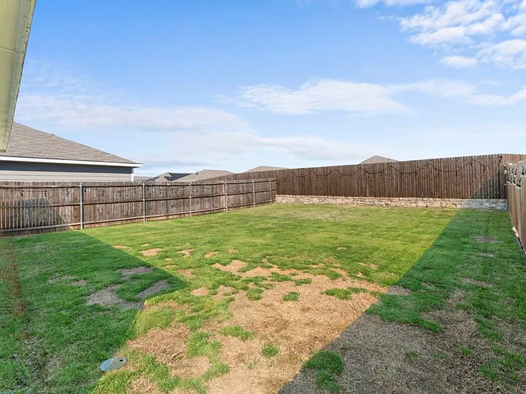 718 Trestle Dr — Photo 24
