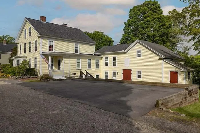 19 Pleasant St #C — Photo 4