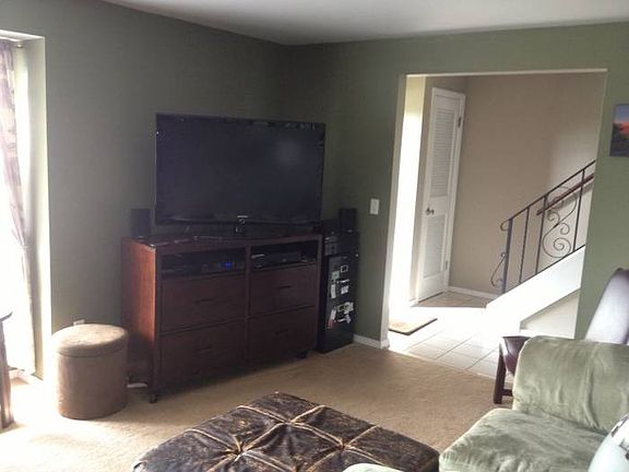 Lvng Rm - Front Door