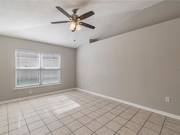 5th image of 821 Sunset Cove Dr