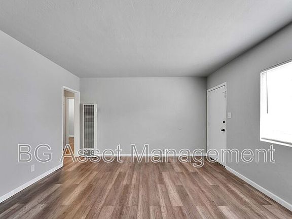 4th image of 22815 Grand St APT 15
