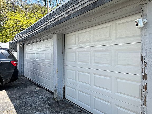 3 car garage
