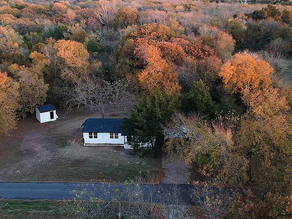 3rd image of 1413 County Road 1079