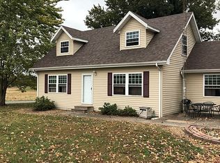 1012 Spring Valley Dr, Pinckneyville, IL 62274