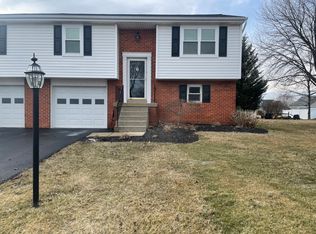 6 Windolph Ct, Lititz, PA 17543