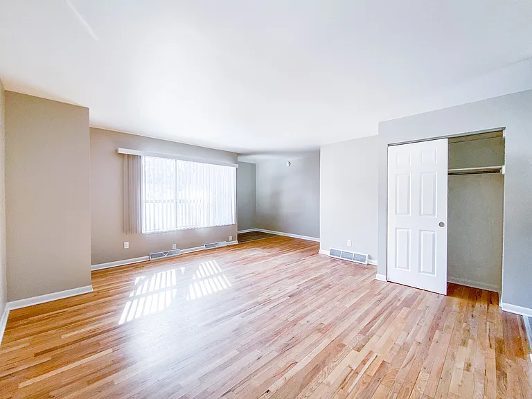 1101 Catalpa Cir — Photo 11