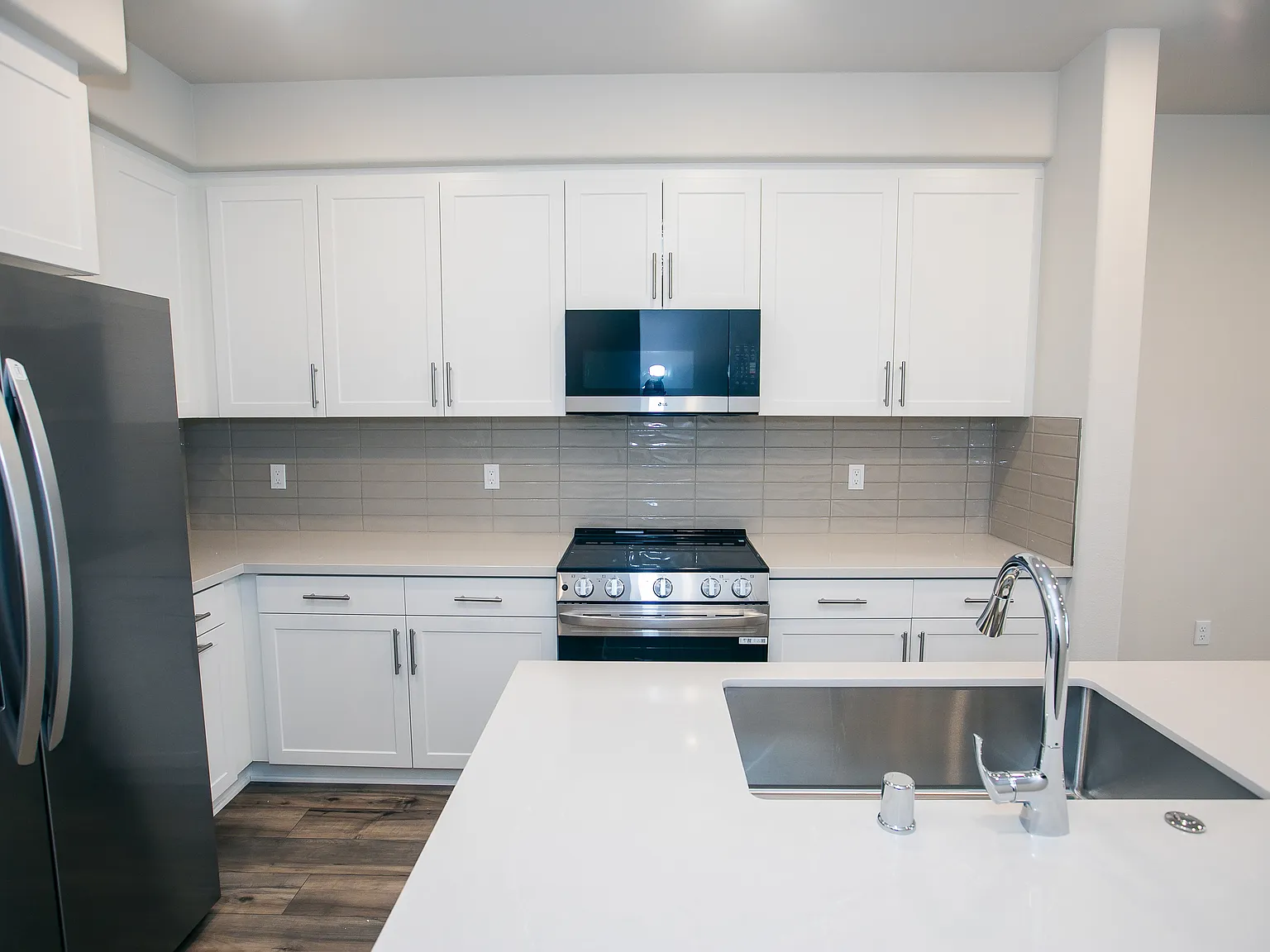 3 bed, 1464 sqft, $3,000 — Photo 4