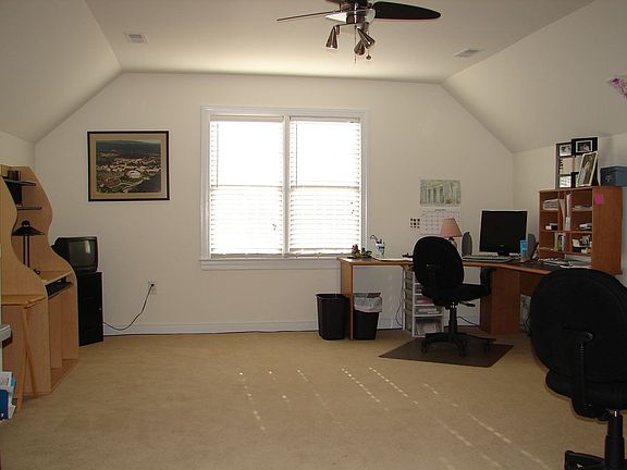 3rd Floor Room w/ Full Bath