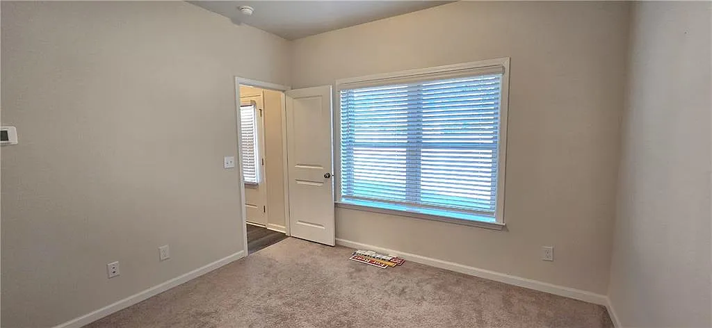 3 bed, 3.5 bath, 1874 sqft, $2,400 — Photo 2