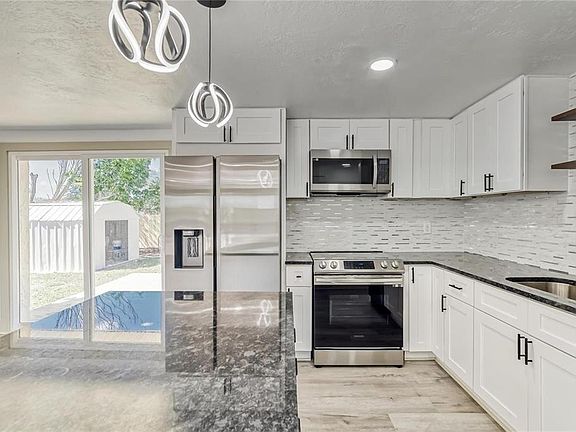 4th image of 1300 MELONWOOD AVENUE