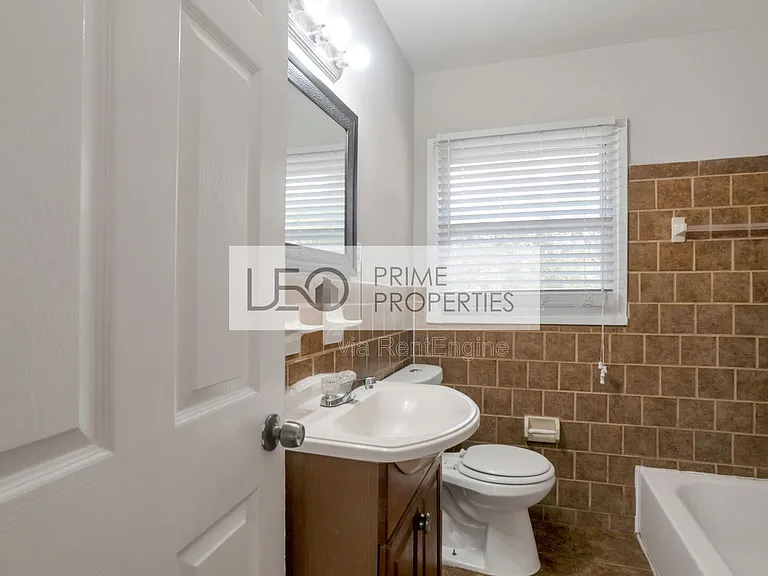 751 Yale Pl SW — Photo 12