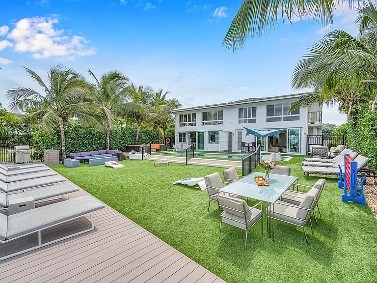 S Ocean Dr — Photo 18