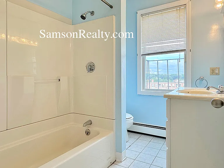 19 Sutton St #2 — Photo 11