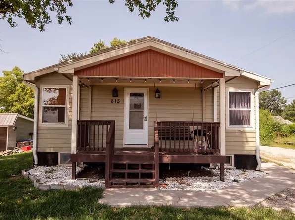 815 College St, Atchison, KS 66002