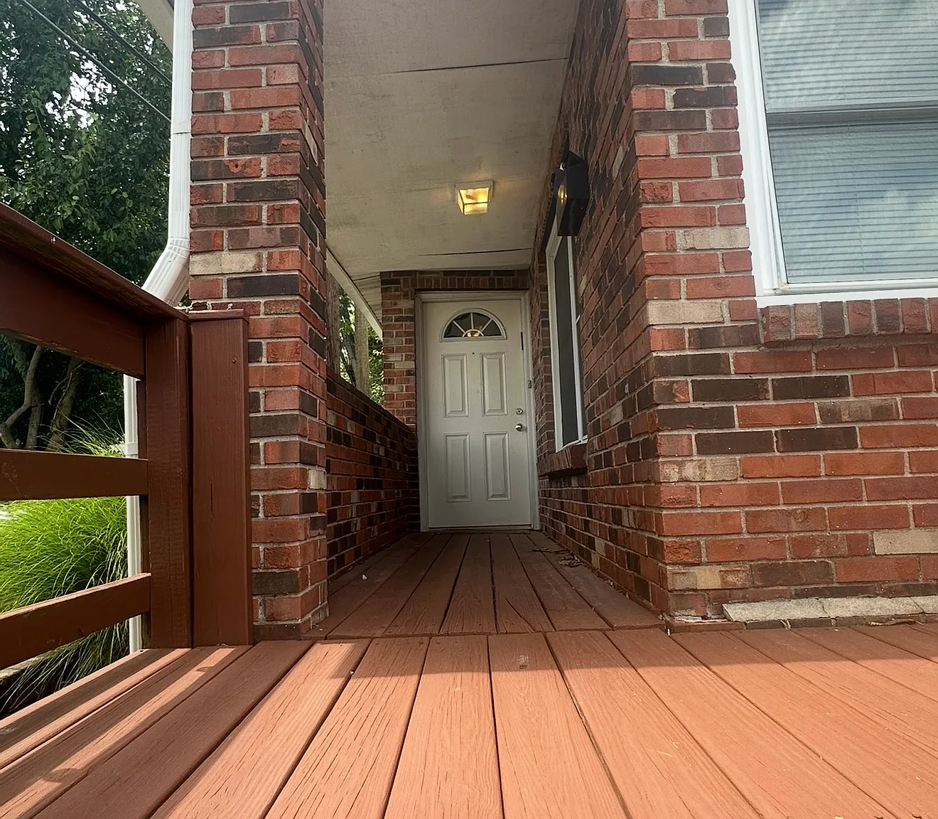 4 bed, 1358 sqft, $3,900 — Photo 2