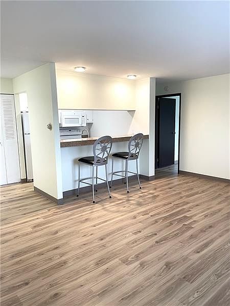 Living room/kitchen
