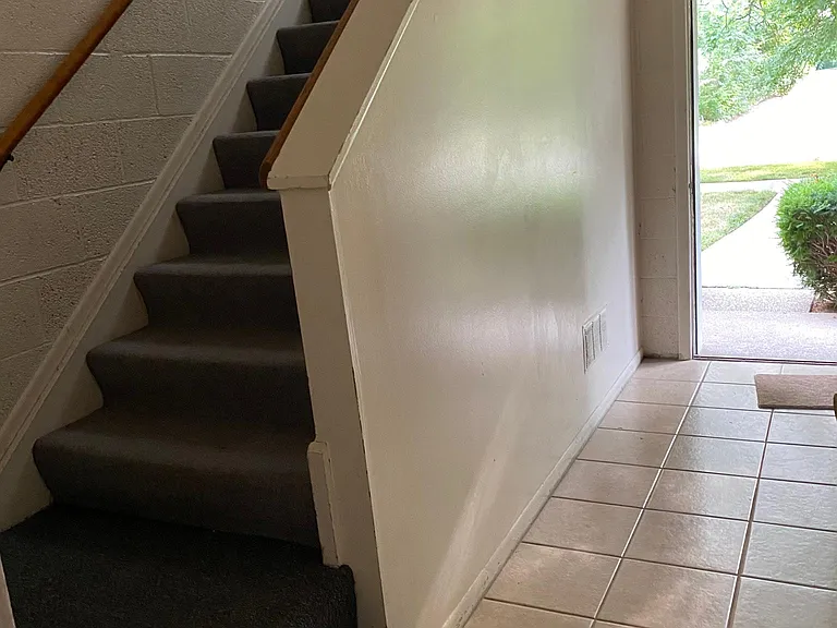 Common area entrance up to this unit