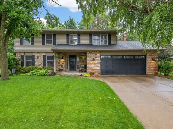 415 Wilton Dr NE, Cedar Rapids, IA 52402