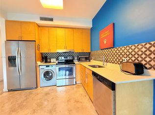 769 NW 1st St #302, Miami, FL 33128