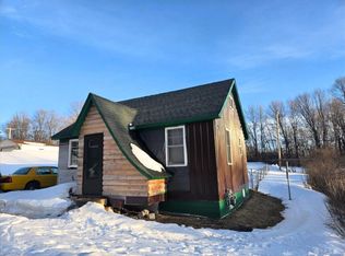 96 Allen St, Iron River, MI 49935