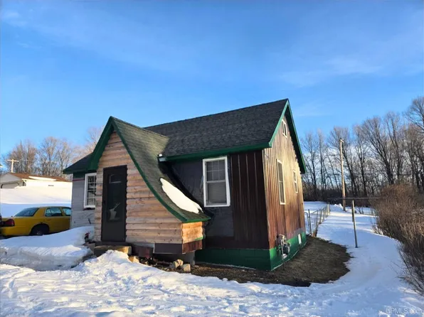 96 Allen St, Iron River, MI 49935