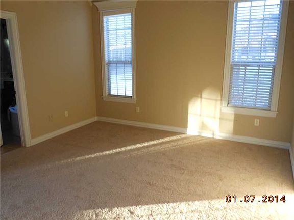 5th image of 1502 NE Fairwinds Ave