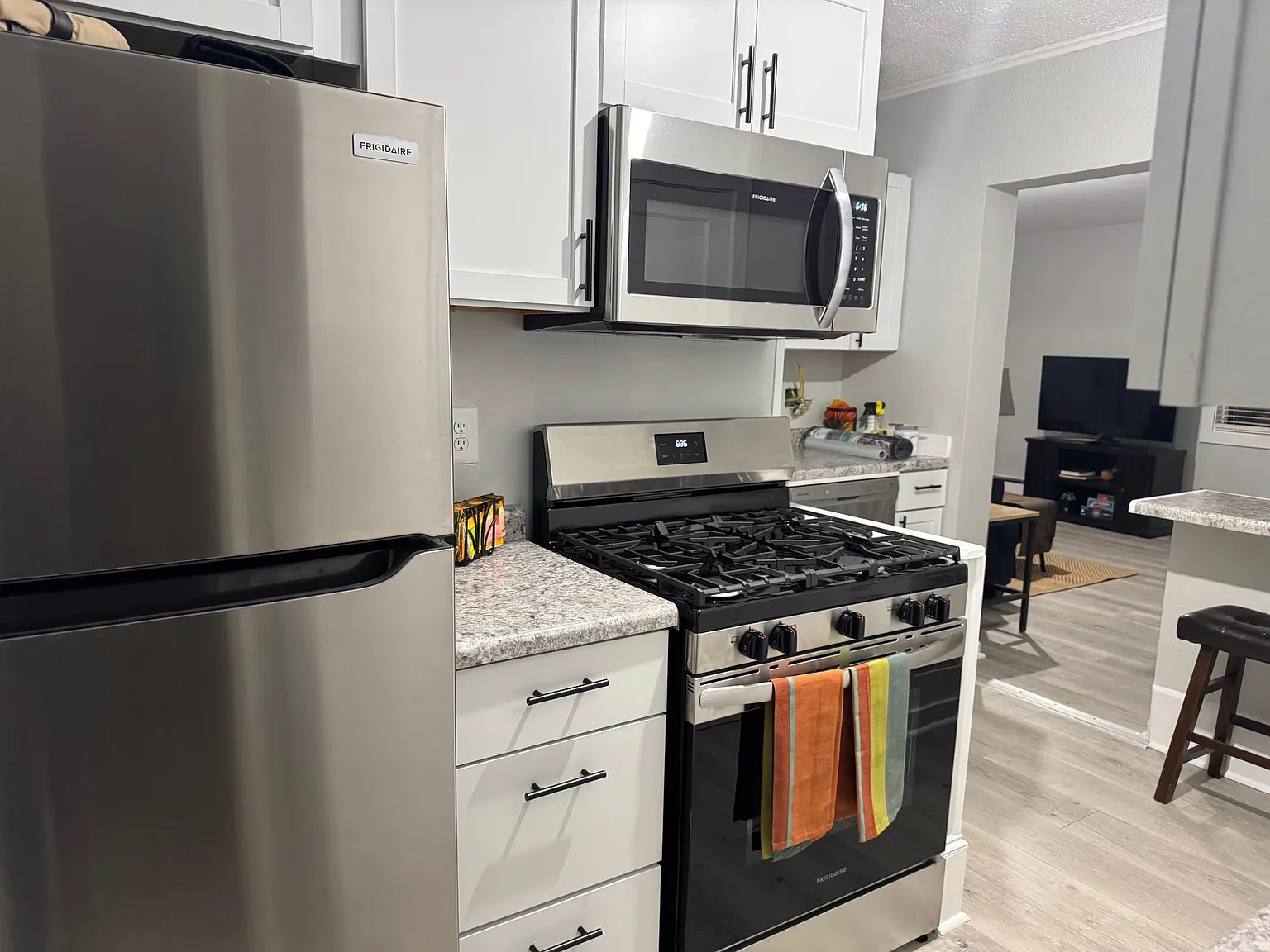 1 bed, 1.0 bath, 800 sqft, $1,950 — Photo 1