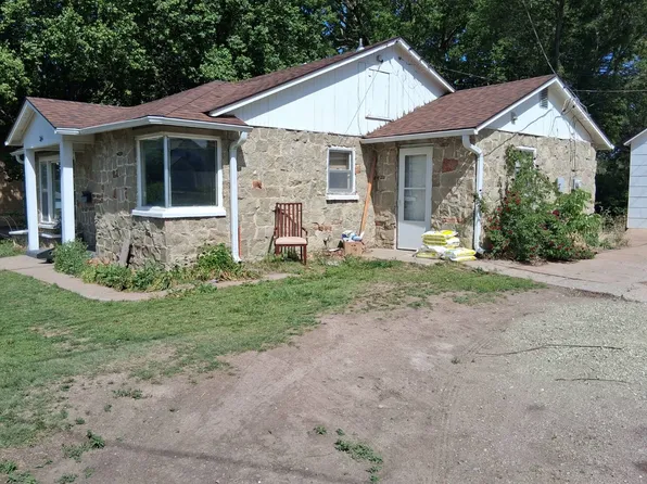 314 East St, Smith Center, KS 66967