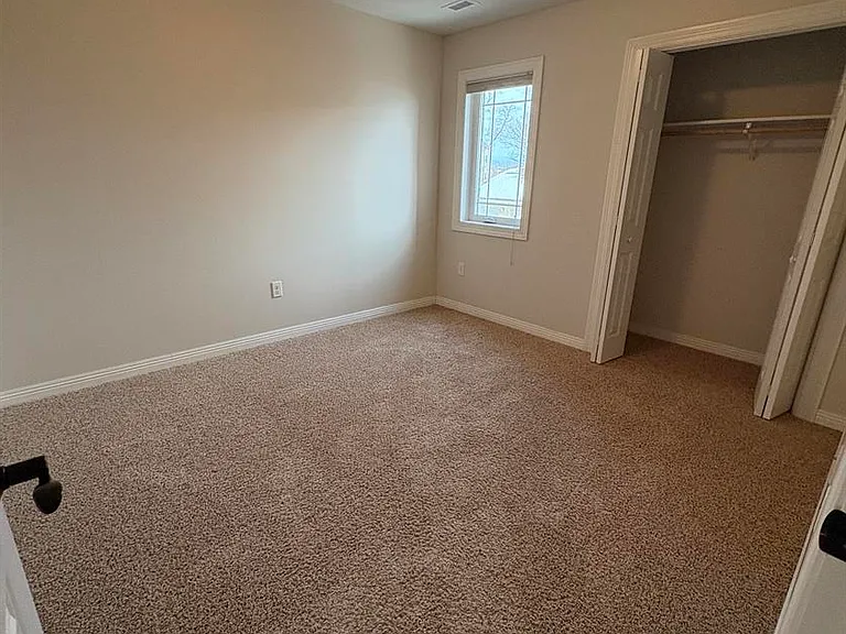 3707 S Broadway St — Photo 42