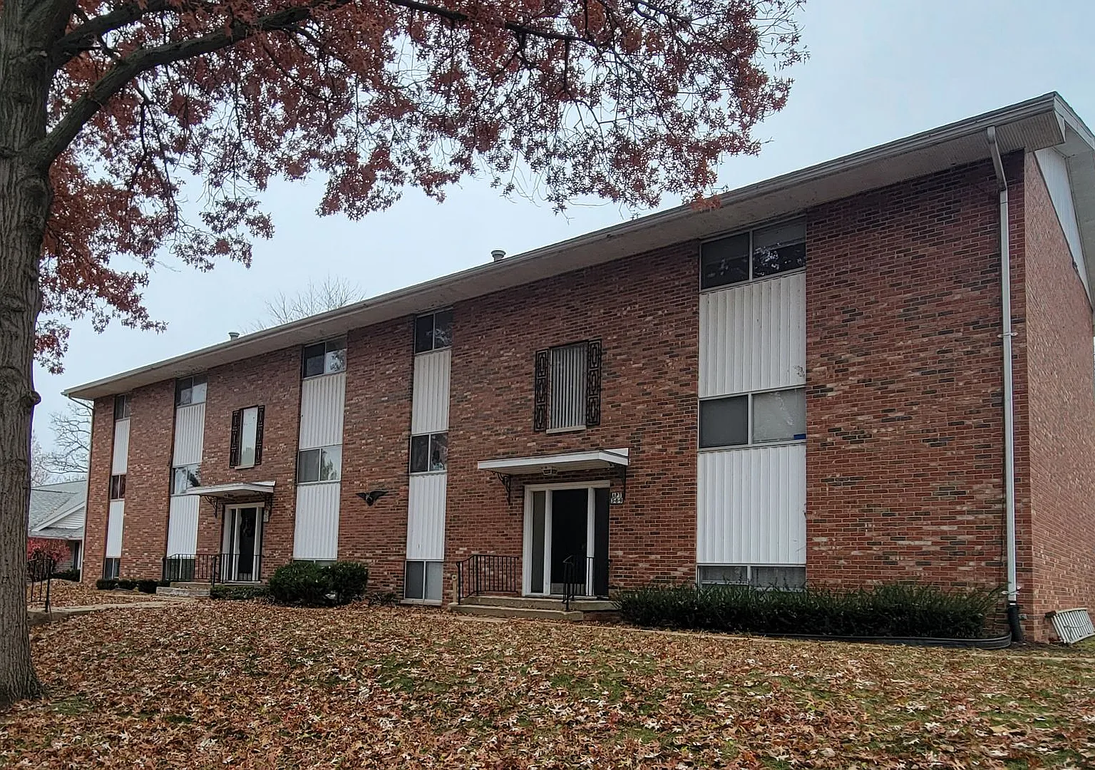 Riverview Apartments — Photo 2