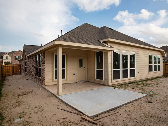 3rd image of 21251 Lucknow Ln