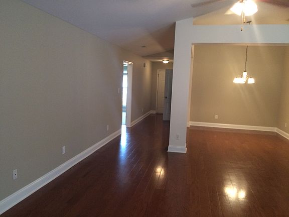 4th image of 117 Alderwood Dr