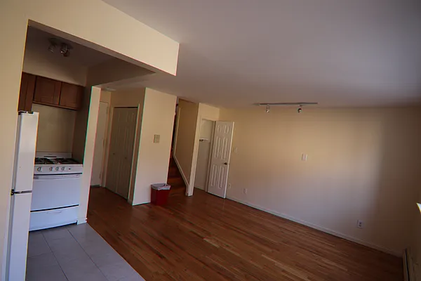 Rented by PMG Real Estate  | media 9