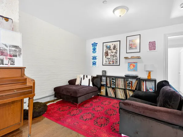 289 Putnam Avenue image 7 of 14