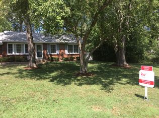 233 Dennison Dr, Ballwin, MO 63021