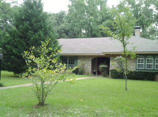 208 Southhill Rd, Palestine, TX 75801