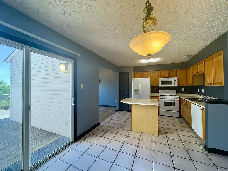 537 Macintosh Cir — Photo 6